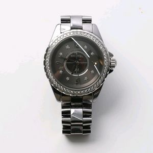 샤넬 J12 워치 크로매틱 33MM H2565