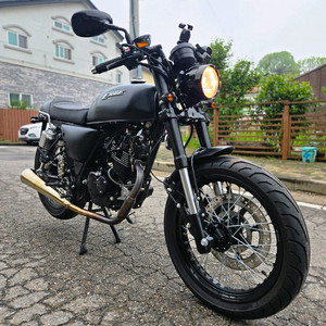 엘로이헌터125 23년식 유로5 1인신조 900km판매