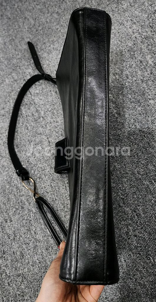 누엔타 크랙 스퀘어 레더 숄더백--2