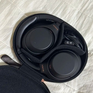 소니 WH-1000XM4 헤드폰 블랙