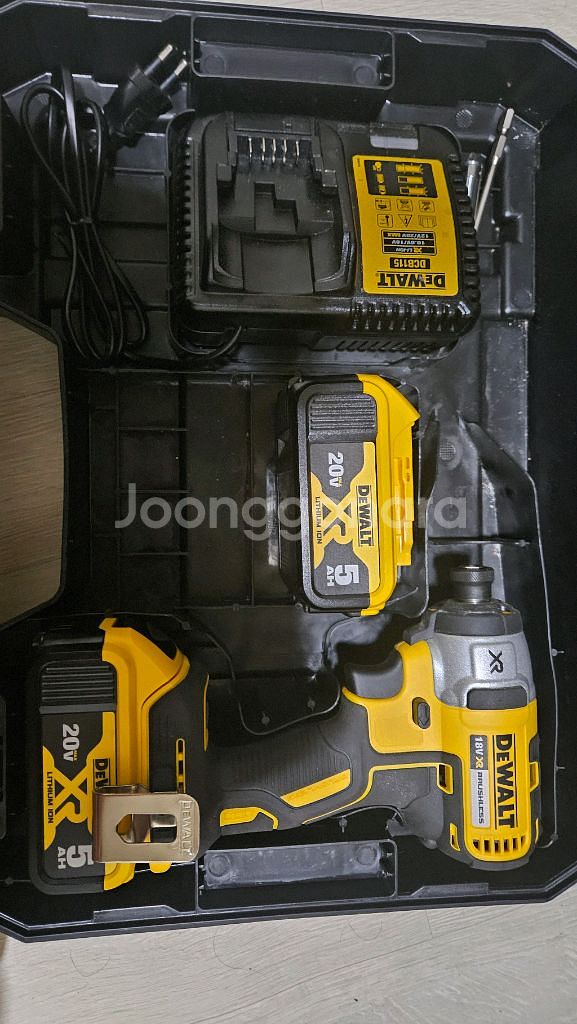 디월트 DCF887P2A 임팩트 드라이버 팝니다--0