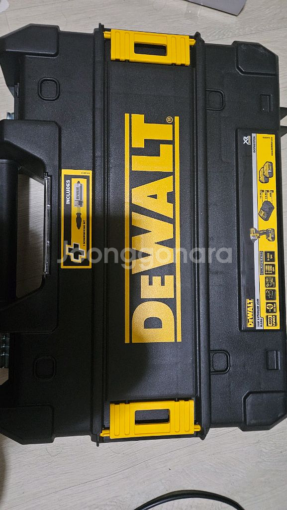 디월트 DCF887P2A 임팩트 드라이버 팝니다--1