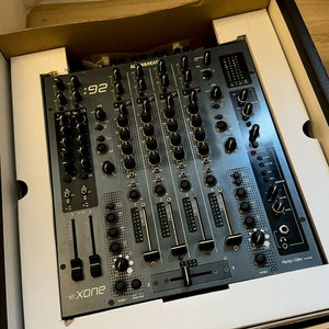 Allen & Heath xone 92 판매(풀박스)