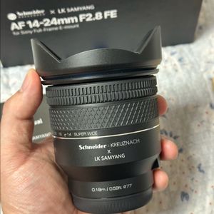 삼양x슈나이더 14-24mm F2.8 소니마운트