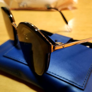 젠틀몬스터 선글라스 멀린01(상태좋음)