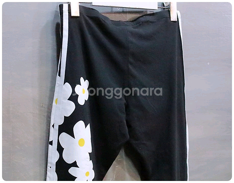 [L] 아디다스 x 퍼렐 윌리엄스 카우웰라 레깅스--5