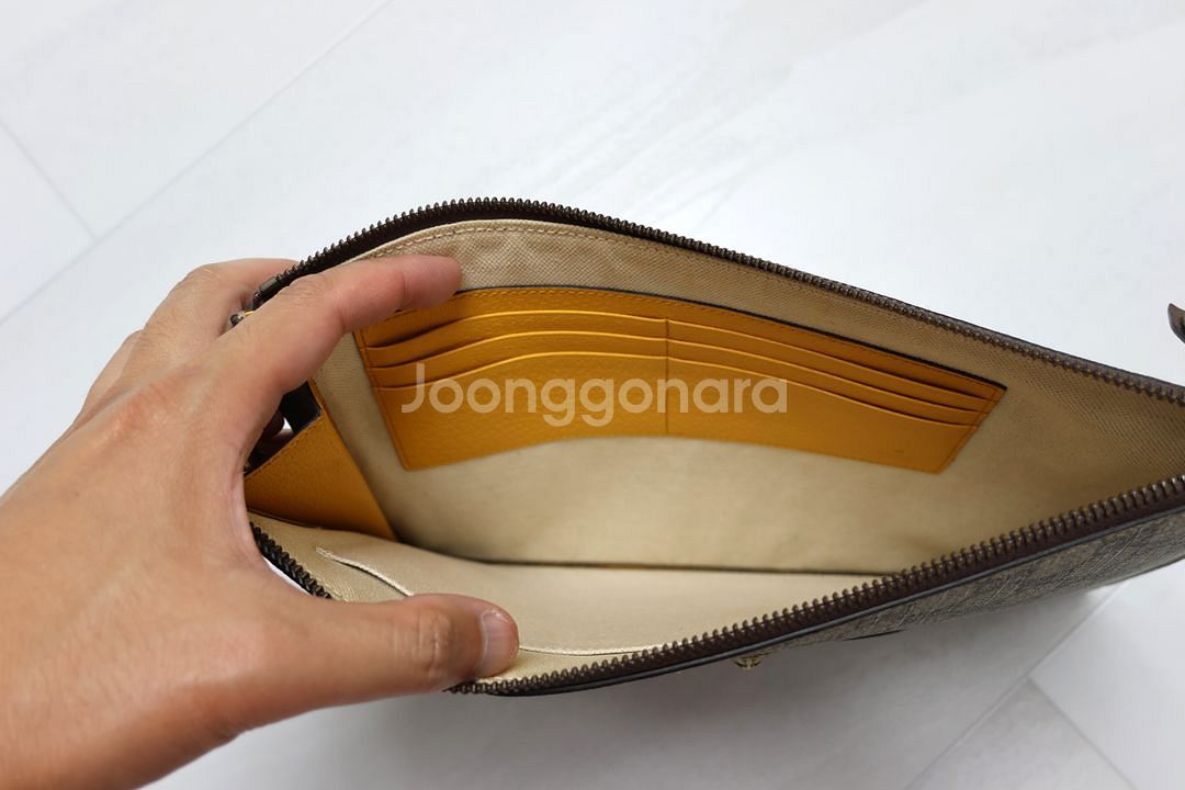 구찌 클러치백--1