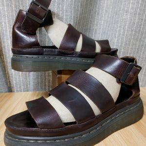 닥터마틴 천연가죽 샌들(US7추천250)