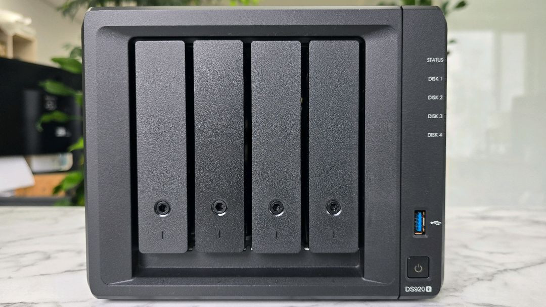 시놀로지 DS920+ NAS 8GB 48TB 이미지