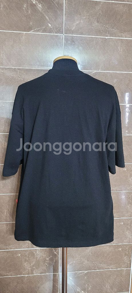 (남성95~105사이즈) 선명한 블랙 마블 반팔티--2
