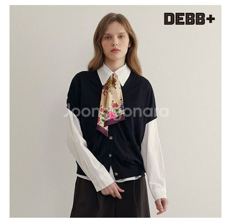 (새상품) DEBB+ 실크스카프 팝니다.--0