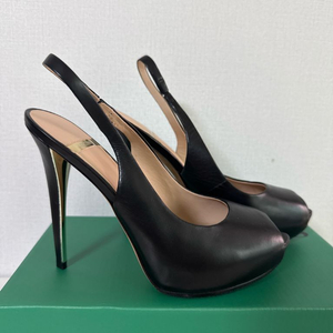 Guess By Marciano 블랙 가죽힐 37