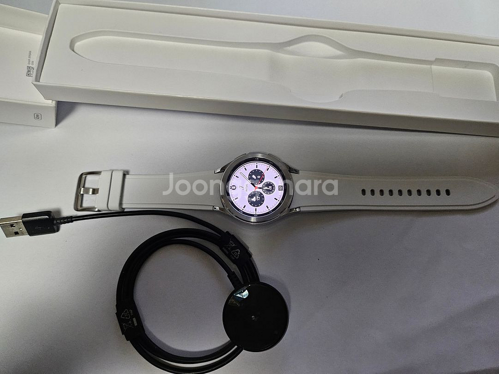 갤럭시 워치4 클래식 42mm 실버 1번착용제품 팝니다--7