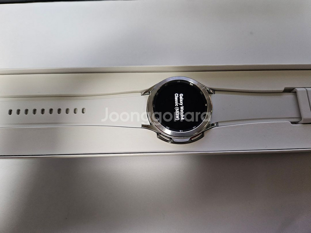 갤럭시 워치4 클래식 42mm 실버 1번착용제품 팝니다--4