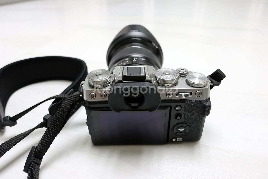 FUJI X-T5 + XF 16-55mm F2.8--7
