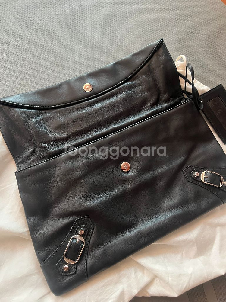 발렌시아가 블랙 레더 클러치--1