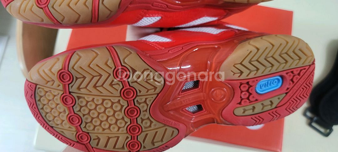 런닝화 배드민턴화 탁구화 새제품 230--2