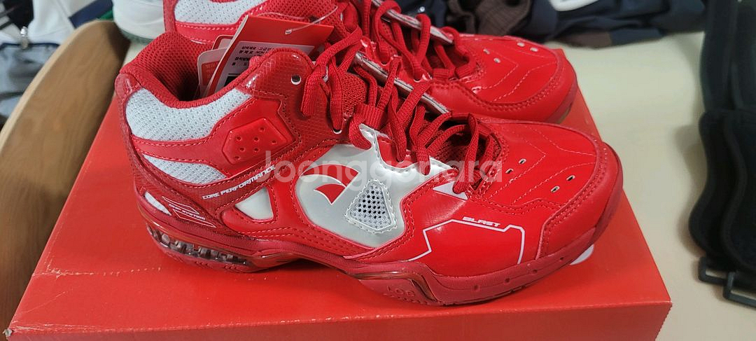 런닝화 배드민턴화 탁구화 새제품 230--1