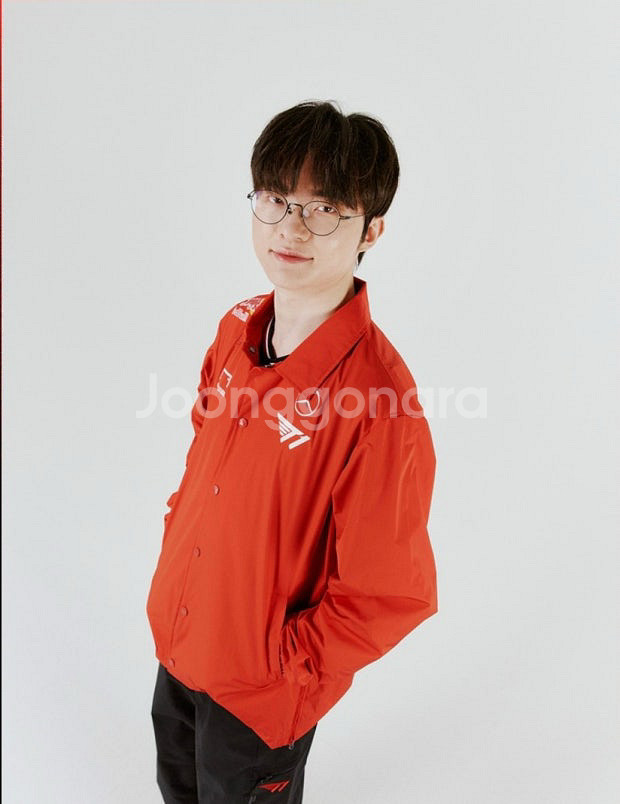 T1 2025 유니폼 자켓 삽니다--0