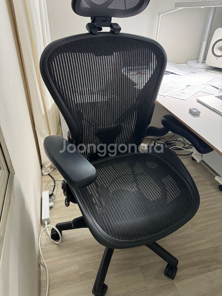 허먼밀러 에어론 구형 b 사이즈 + 헤드레스트--0