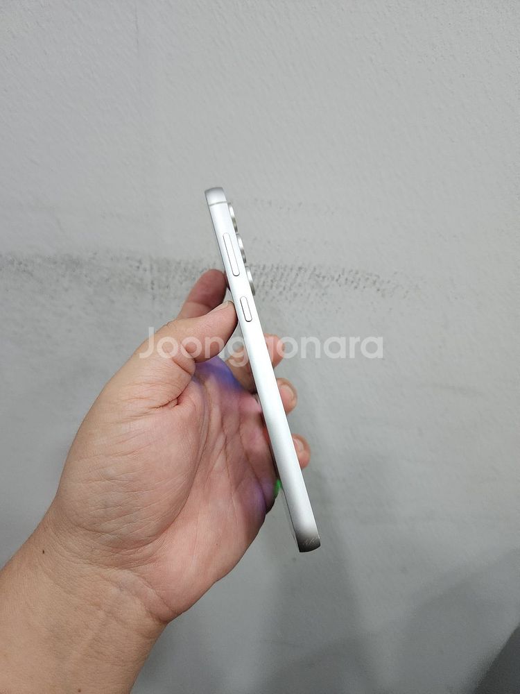 갤럭시 S23FE 화이트 256기가 A급 팔아요~--3
