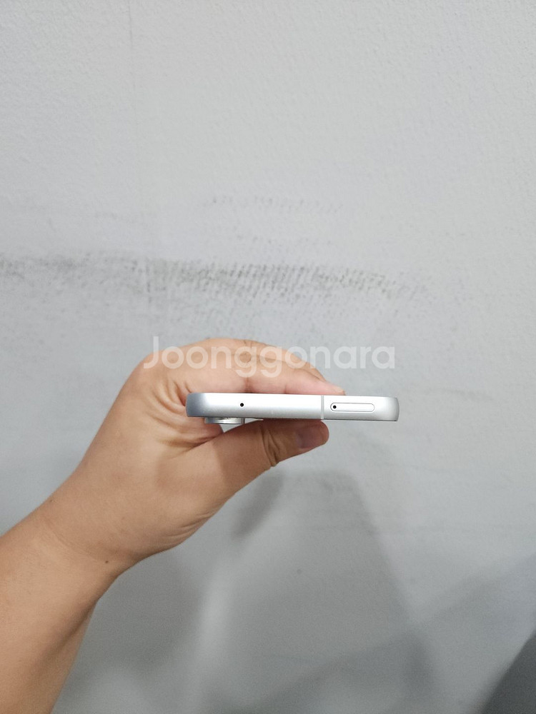갤럭시 S23FE 화이트 256기가 A급 팔아요~--1