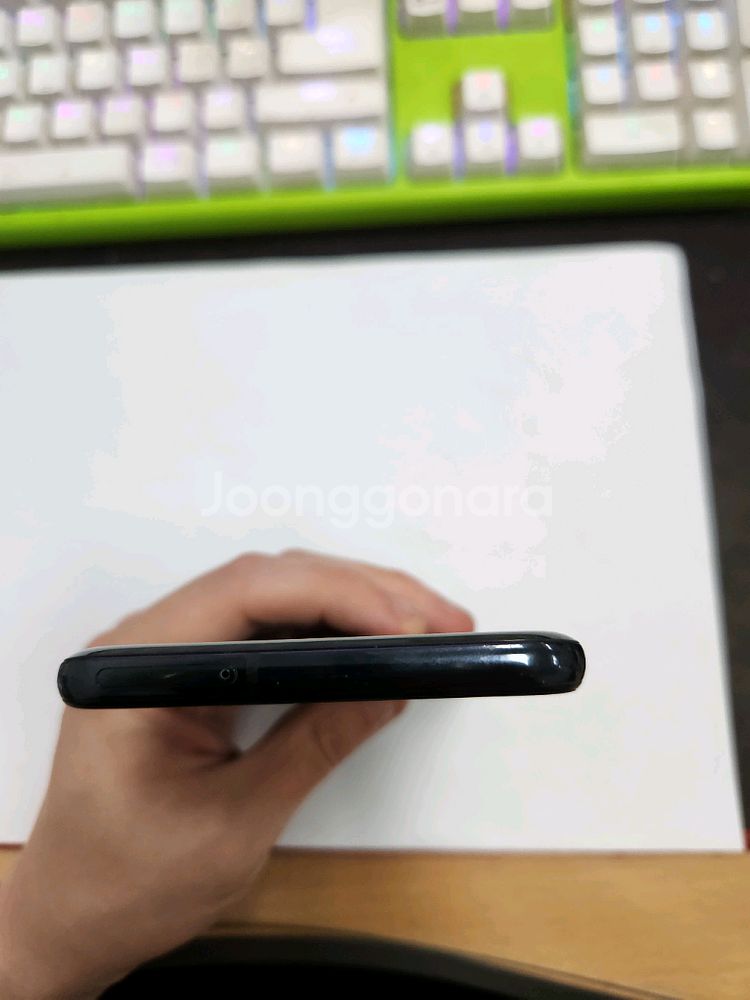 lg v50s 액정깨끗 판매합니다.--5