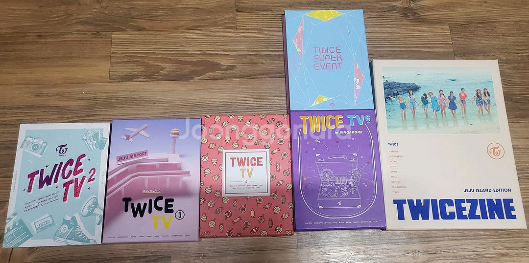 트와이스 굿즈 및 앨범 판매합니다.--1