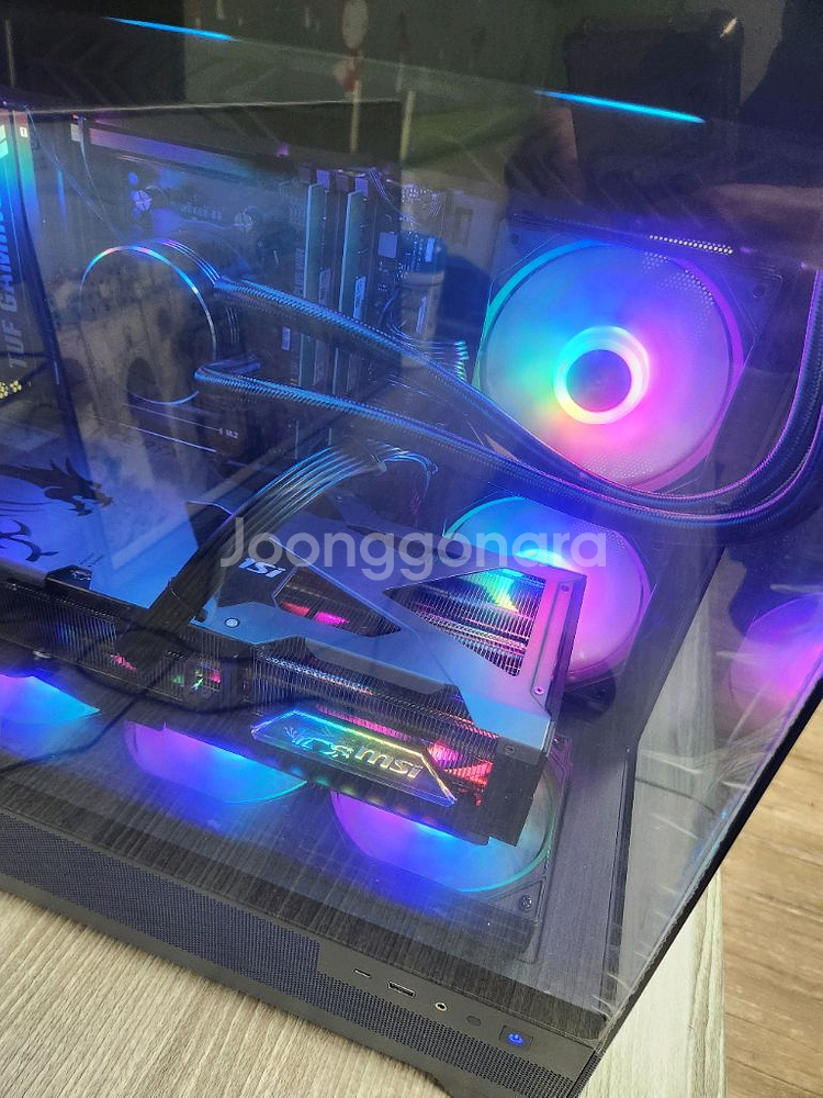 라이젠 7 9800X3D RTX5090 초고사양 컴퓨터--1