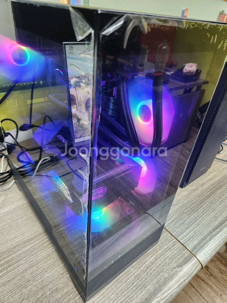라이젠 7 9800X3D RTX5090 초고사양 컴퓨터--0