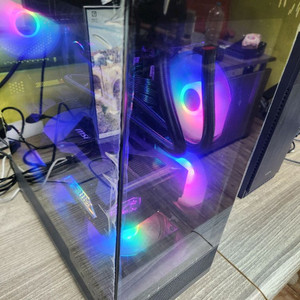 라이젠 7 9800X3D RTX5090 초고사양 컴퓨터