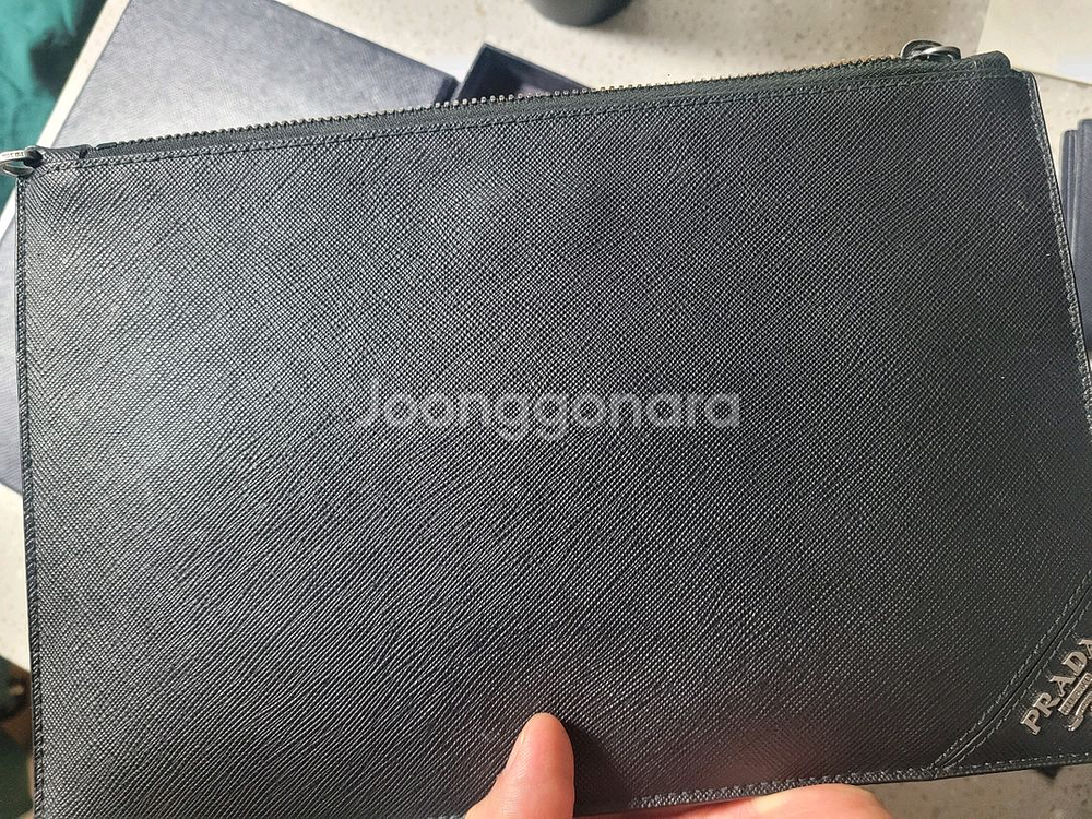 남자 프라다 밀라노 클러치 파우치백 팝니다--1