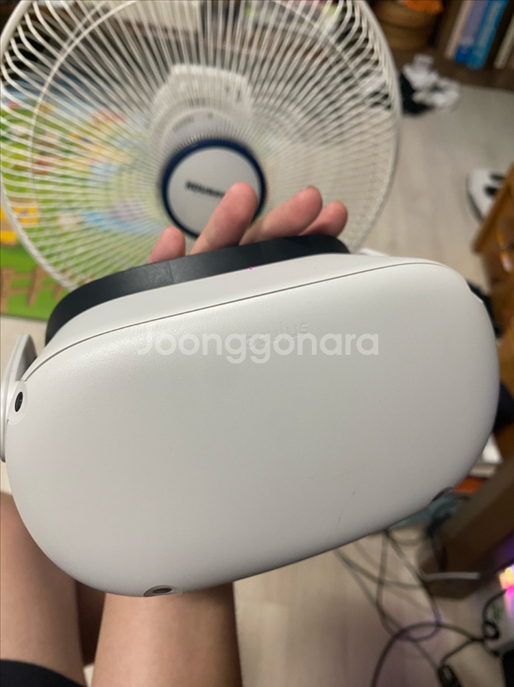 메타 퀘스트 2 판매합니다.--0
