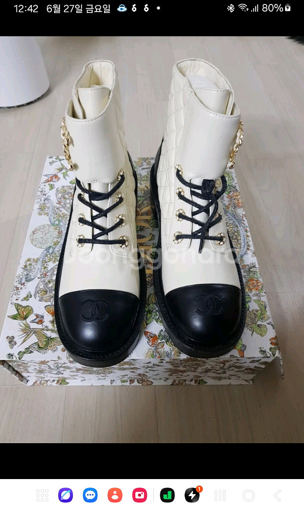 샤넬 레이스업 퀄팅 로고 워커--1