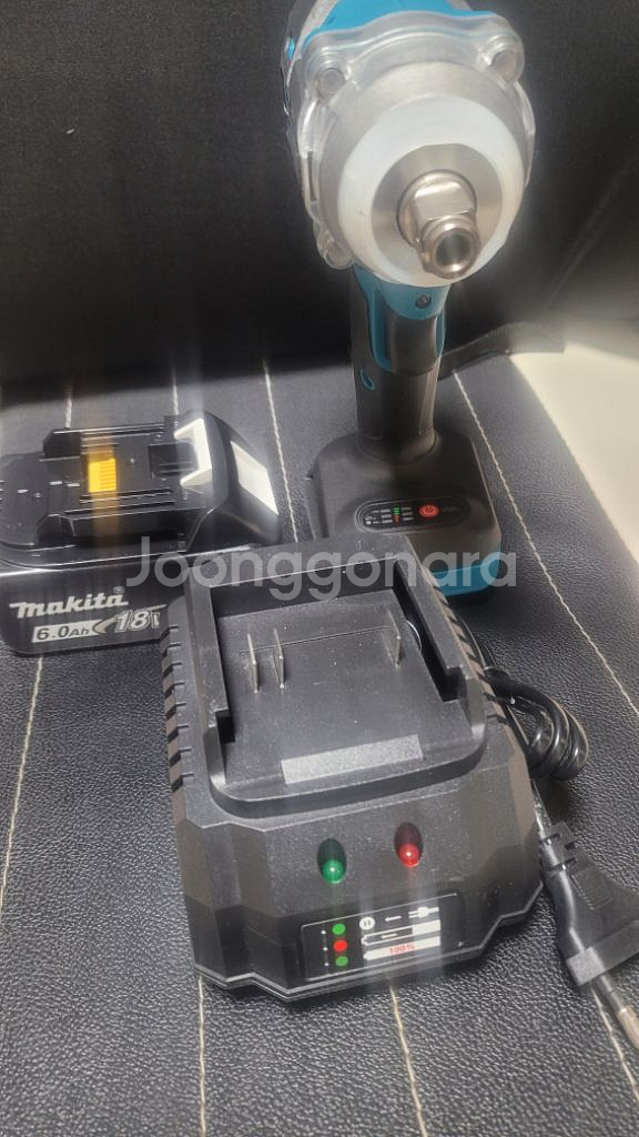 마끼타 임팩드릴 임팩렌치 18V 팝니다.--2