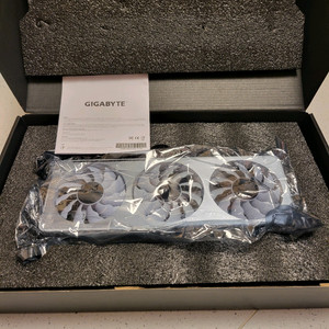 기가바이트 RTX 3070 VISION 비전 화이트