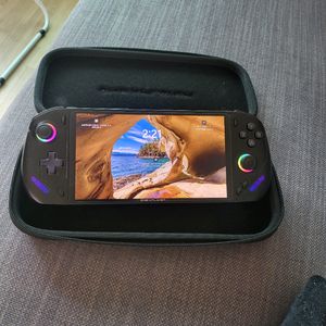 umpc ONEXFLY 원엑스플라이 7840U 판매해요
