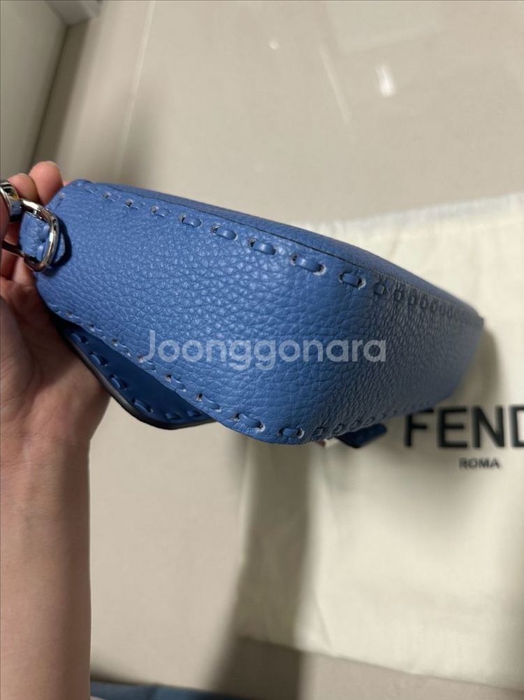 펜디 셀러리아 바게트백 미디움--2