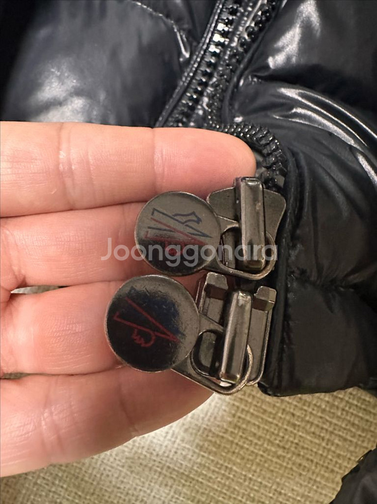 [정품] 몽클레어 마야 패딩 4사이즈 블랙 판매해요--3