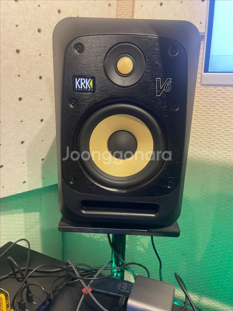 krk v6s4 모니터 스피커--1