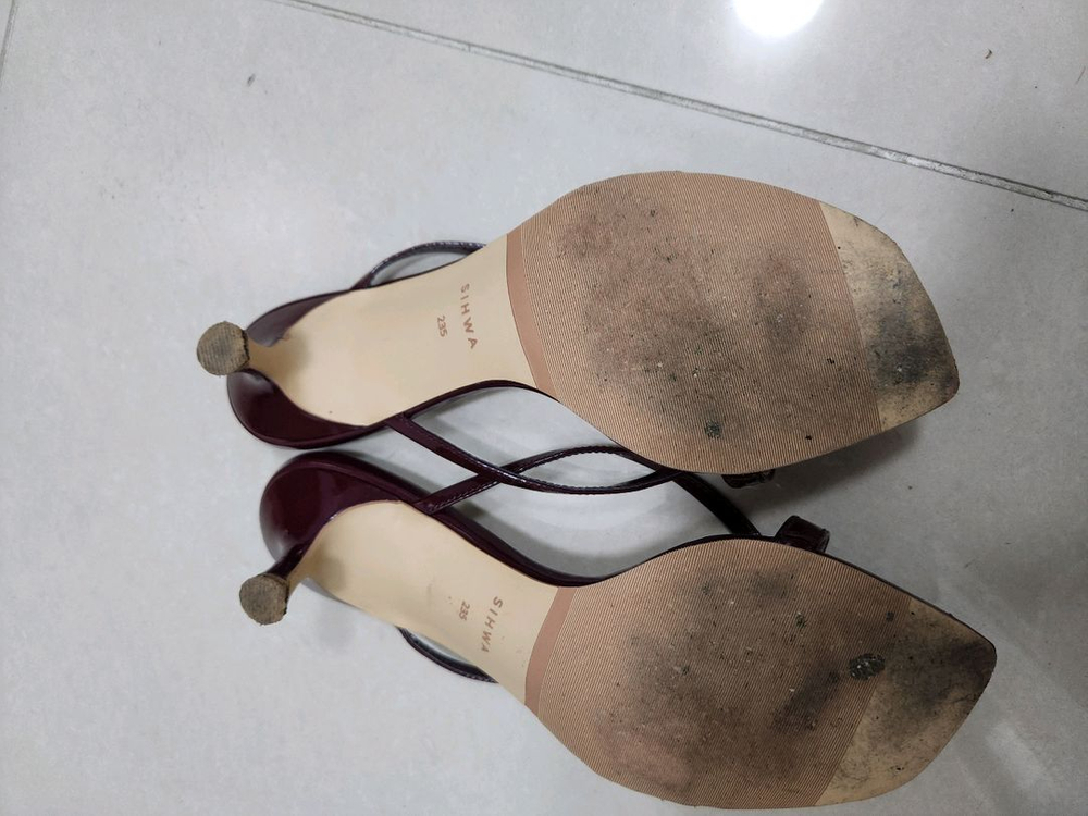 R2W 스트랩 샌들 이미지