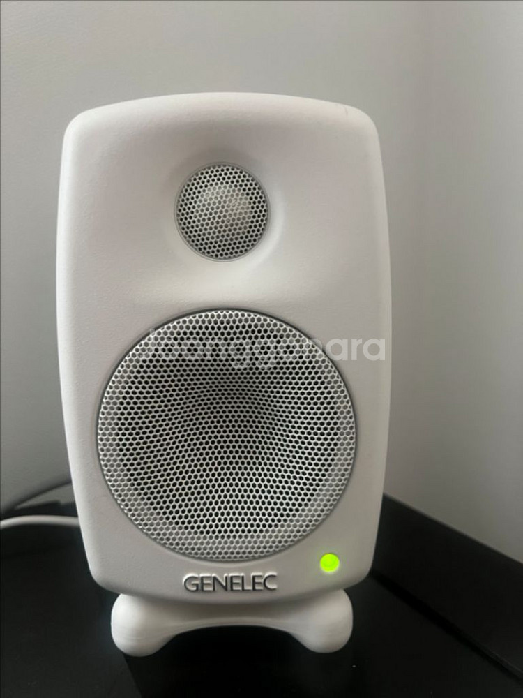 제네렉 8010a 화이트--0