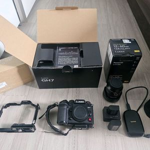 루믹스 gh7 + 12-60렌즈 판매합니다