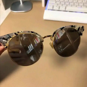 여성 공효진 젠틀몬스터 선글라스