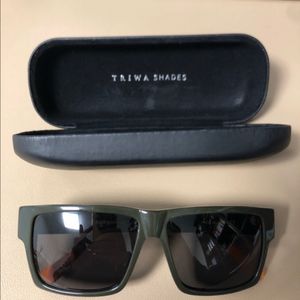 여성 Triwa Shades 선글라스