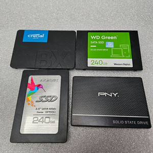 SSD 하드 240기가 4개 입니다