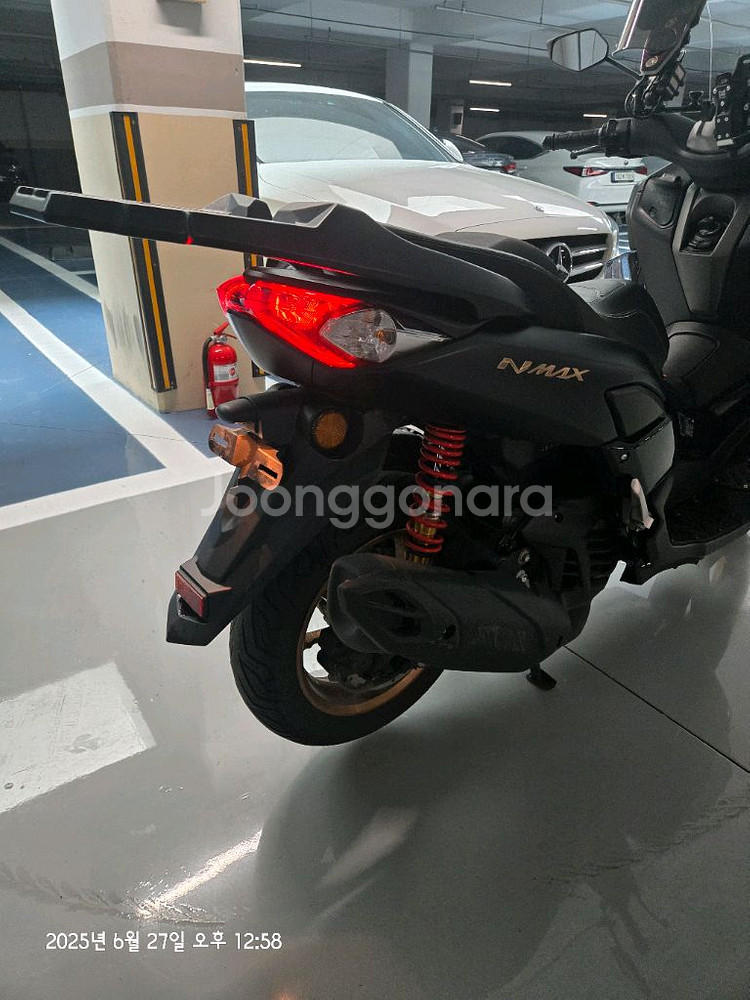 nmax125 24년식--2