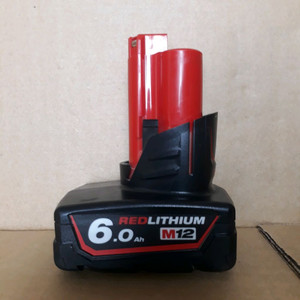 밀워키 m12 6.0 베터리 판매합니다