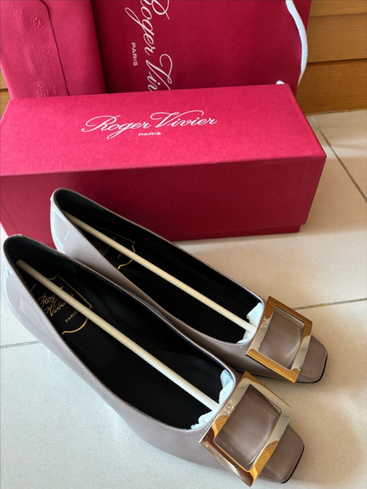 (새상품)로저비비에 트럼프 메탈 버클 펌프스 39--3