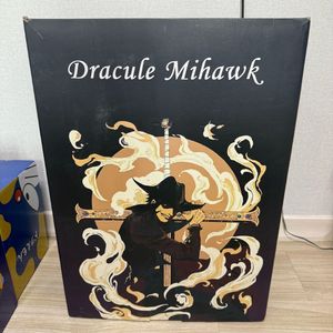 원피스 미호크 좌상 레진 팝니다